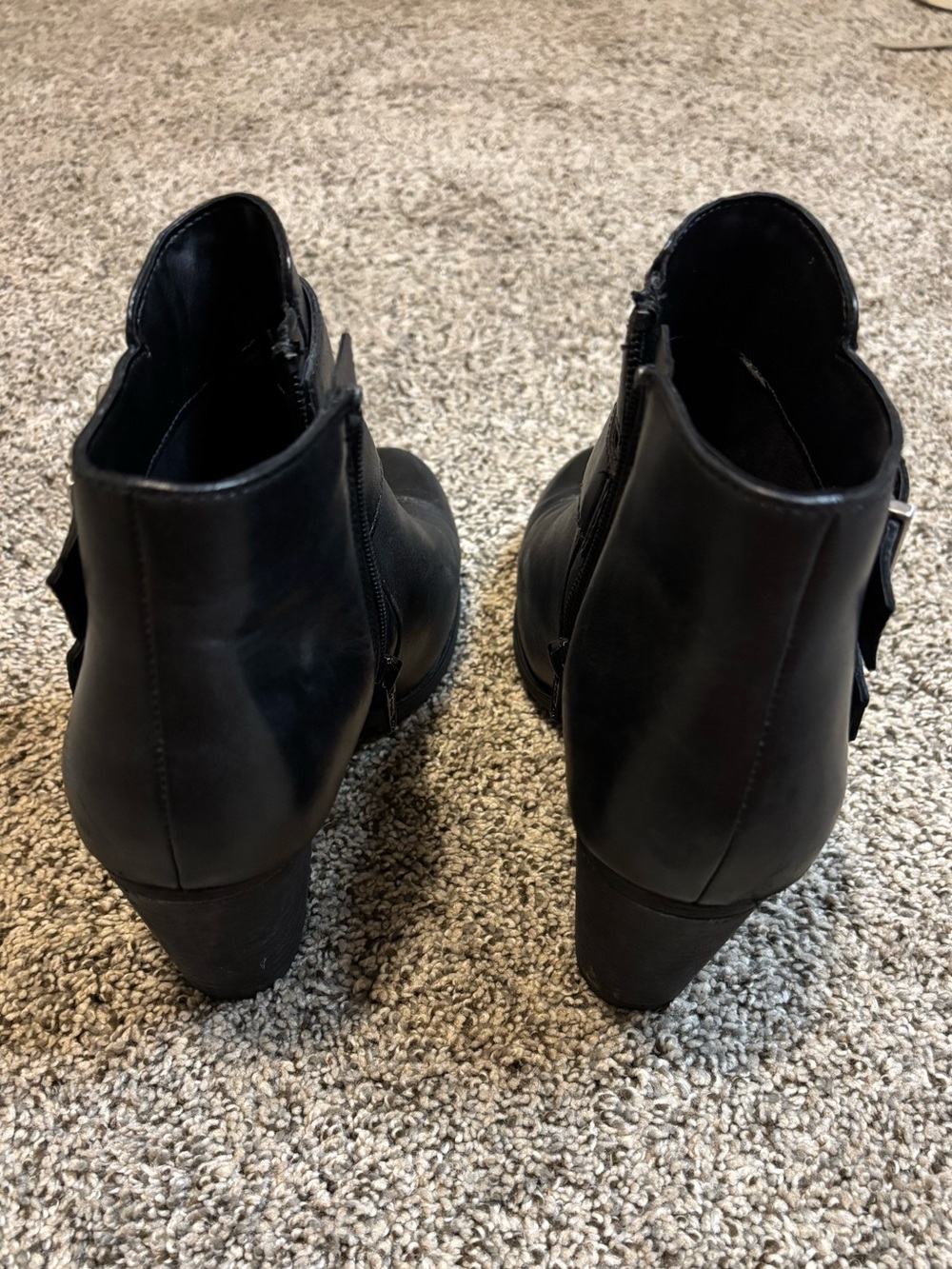 EUC - Clarks Artisan Women’s Buckle Boots- Size: 7.5 - Picture 2 of 2